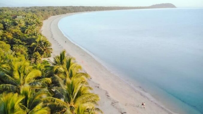 FOUR-MILE-BEACH-1-bubblemaker_baker